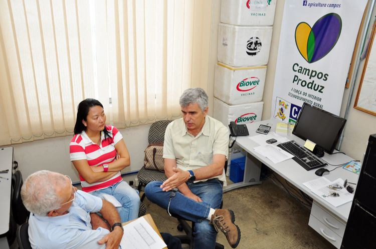 Nesta terça-feira o secretário de Agricultura, Eduardo Crespo, recebeu o engenheiro agrônomo da Emater, José Roberto Silva, e fechou os dados (Foto: César Ferreira)