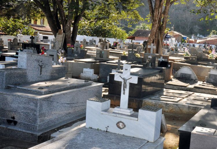 A Codemca já conseguiu identificar 15.340 sepulturas recadastradas em cinco cemitérios. (Foto: Secom)