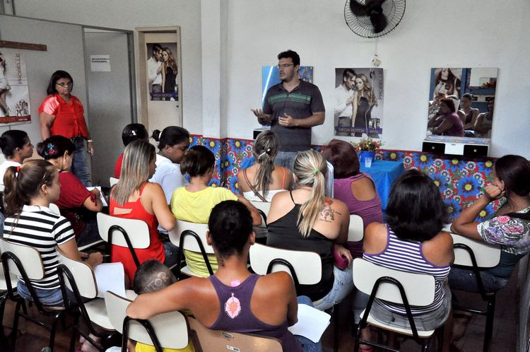 A palestra teve como objetivo passar para os alunos, informações e técnicas de higienização que são necessárias no ambiente profissional (Foto: Rodolfo Lins)