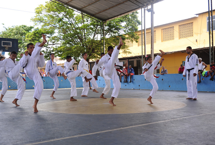 A Fundação Municipal de Esportes (FME) participou, neste sábado (20), do evento Natal das Crianças realizado pela Associação dos Moradores do Jardim Carioca (Amjac), no Colégio Bartolomeu Lisandro. (Foto: Rodolfo Lins)
