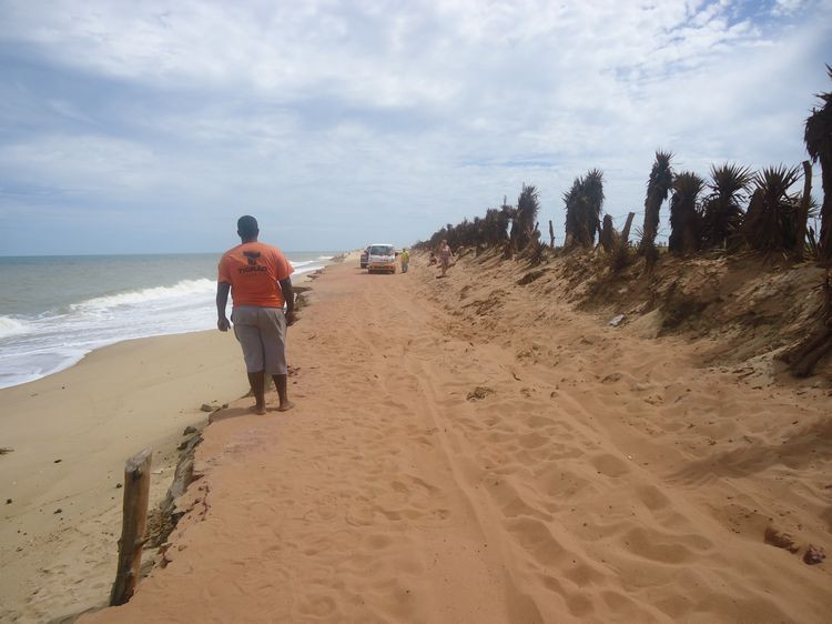O primeiro avanço do mar neste trecho aconteceu, pela primeira vez, este ano,  no início do ano (Foto: Divulgação)