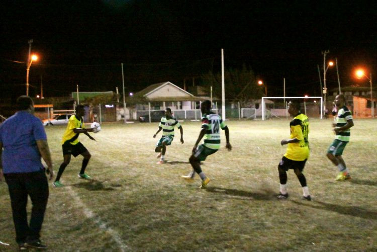 Os jogos do Campeonato de Futebol de Grama estão sendo realizado no campo do Lagamar (Foto: Divulgação)