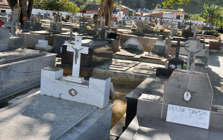 A Companhia de Desenvolvimento do Município de Campos (Codemca) realiza esta semana, o recadastramento das sepulturas do Cemitério de Dores de Macabu (Foto: secom)