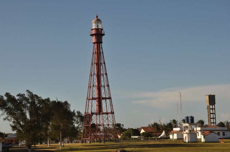 O farol tem 132 anos e a construção foi feita por uma empresa da França, em 1877, a mesma da Torre Eiffel, em Paris, e da estátua da Liberdade, em Nova Iorque, nos Estados Unidos (Foto: Antônio Leudo)