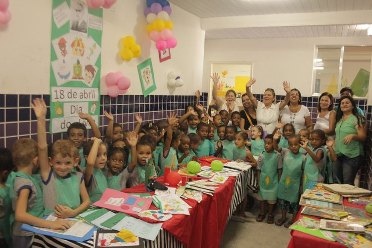 O Dia Nacional do Livro Infantil, comemorado neste sábado, dia 18, foi tema de várias atividades literárias desenvolvidas com os alunos da Escola Municipal Professora Sebastiana Machado da Silva (Foto: Divulgação)