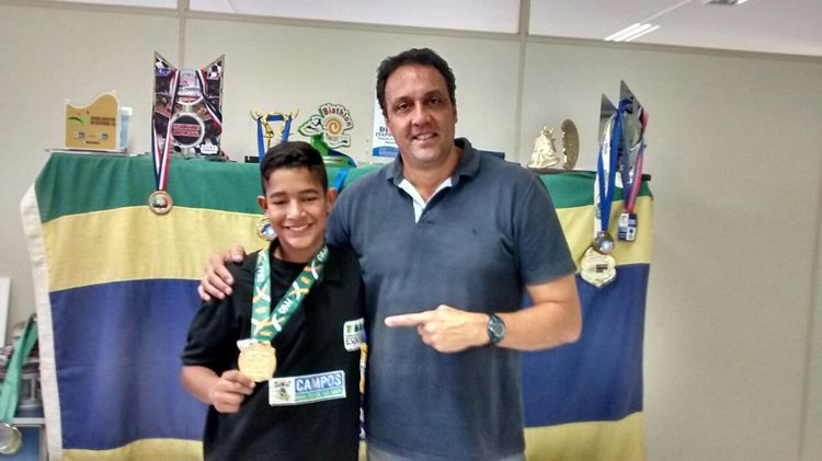 Leon Mendonça é um dos integrantes do grupo de atletas de Campos, beneficiado pelo Programa Bolsa Atleta, da Fundação Municipal de Esportes (Foto: Secom)
