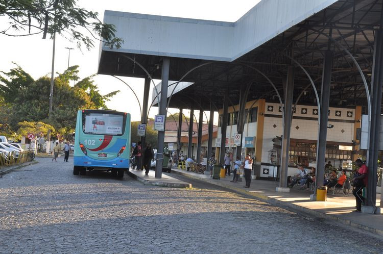 desde a inauguração, em 1996,                                                                                Desde sua inauguração, em 1996, o terminal rodoviário é administrado pela Associação de Lojistas do Shopping Estrada (Foto: Divulgação)