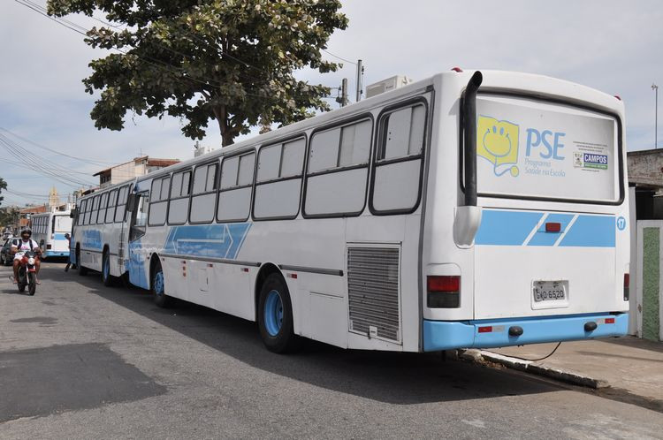 Além das ações itinerantes nas UBS, os ônibus atendem também, o Programa Saúde na Escola, beneficiando milhares de alunos (Foto: Roberto Joia)
