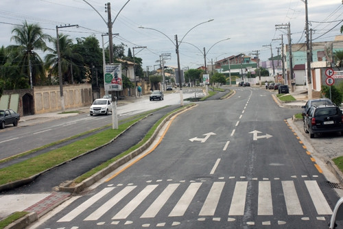 Na avenida, a Prefeitura de Campos reformou a Praça do Amarelinho, no Parque Nogueira, que ganhou projeto paisagístico, nova iluminação e novos quiosques. (Foto: Secom)