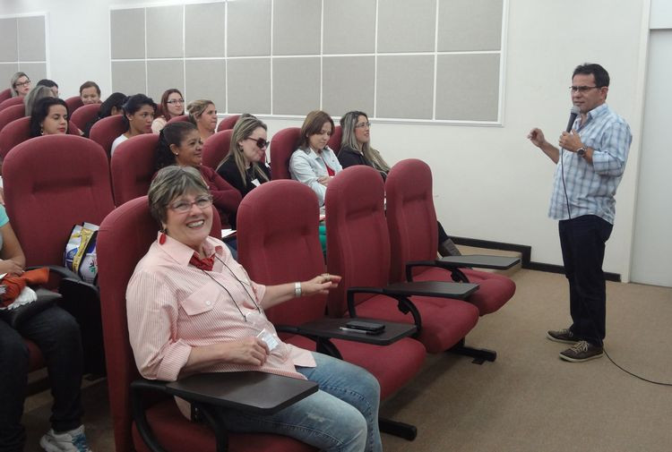 A Universidade Estadual do Norte Fluminense Darcy Ribeiro (Uenf), em parceria com o Programa Municipal DST/Aids/Hepatites Virais, deu início nesta quarta-feira à Formação de Multiplicadores para Prevenção de DST/HIV/Aids (Foto: Divulgação)