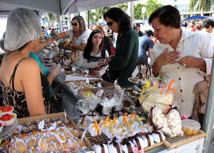 A partir deste sábado, famosas doceiras da cidade já estarão comercializando deliciosos doces, na 363ª Festa do Santíssimo Salvador (Foto: Divulgação)