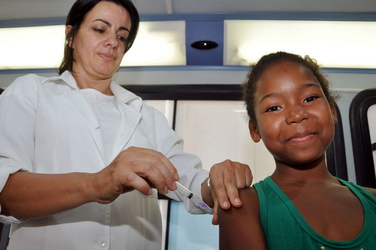 A vacinação foi um dos serviços oferecidos pela Secretaria de Saúde, no Viver Feliz de Ururaí (Foto: César Ferreira)