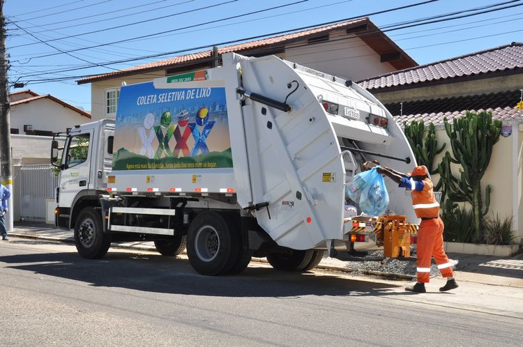 A maior parte do lixo que você gera todos os dias é reciclável e pode ajudar a fazer a diferença para muitas pessoas que vivem da venda de materiais recicláveis (Foto: Superintendência de Comunicação)