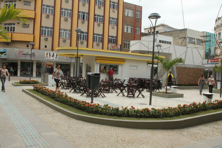 A partir de terça-feira (1º), bares e restaurantes da região do Calçadão, no Centro, poderão por mesas e cadeiras na área externa, desde que devidamente autorizados pela Prefeitura (Foto: Roberto Joia)