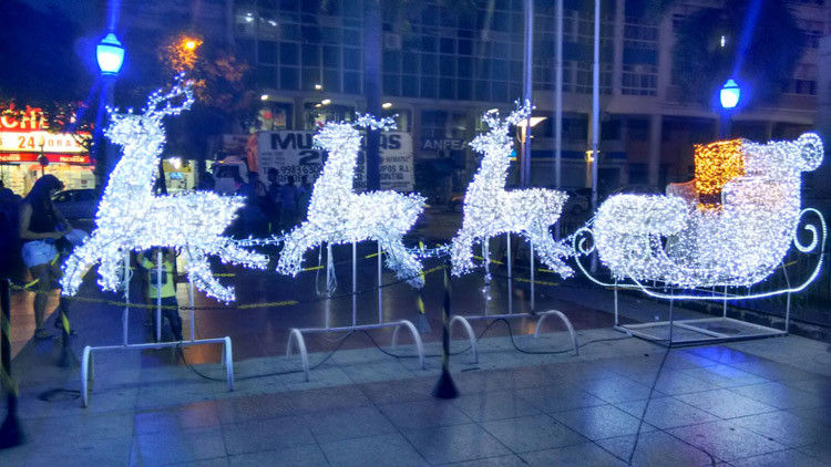 A 26 dias do Natal, a Superintendência de Iluminação Pública de Campos já ornamentou diversos pontos da área central e da Orla de Guarus (Foto: Divulgação)