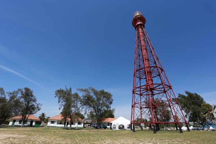 O agendamento para visitação ao monumento do farol deve ser feito na Secretaria de Desenvolvimento Econômico, na Rua Barão de Miracema, 178, ou pelo telefone 2733-4331 (Foto: Rodolfo Lins)