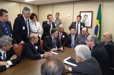 http://www.campos.rj.gov.br/newdocs/131906405720111019_royaltiesgarotinhovacarezza.jpg