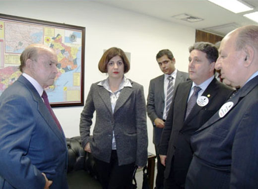 http://www.campos.rj.gov.br/newdocs/131906539120111018_royaltiesbancadadoprchegand.jpg
